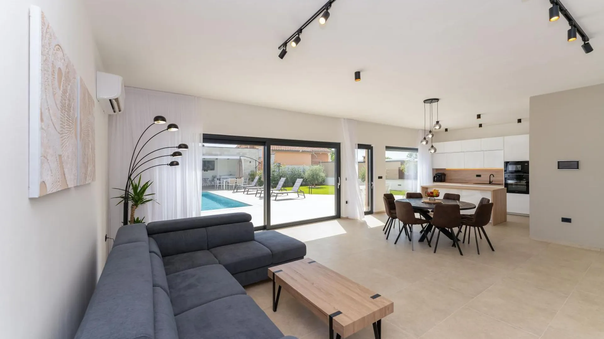 Villa Astral Murvica  Croacia